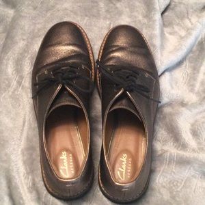 Clarks Artisan lace up oxfords.